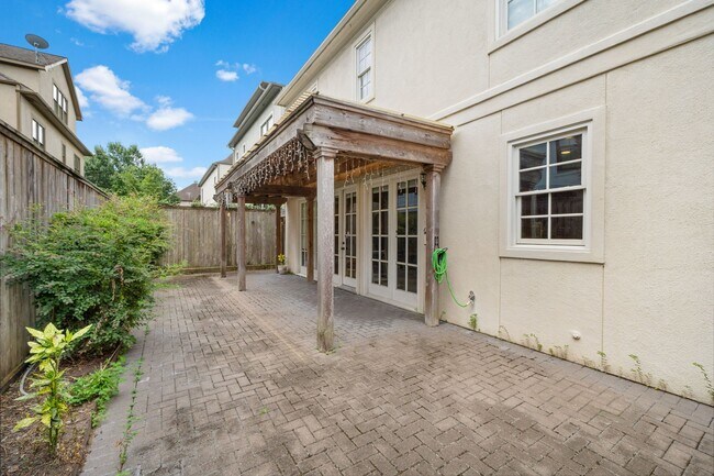 Building Photo - 6315 Mystic Bridge Dr