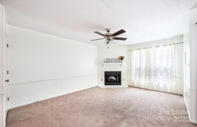 Building Photo - 617 College Ave SW