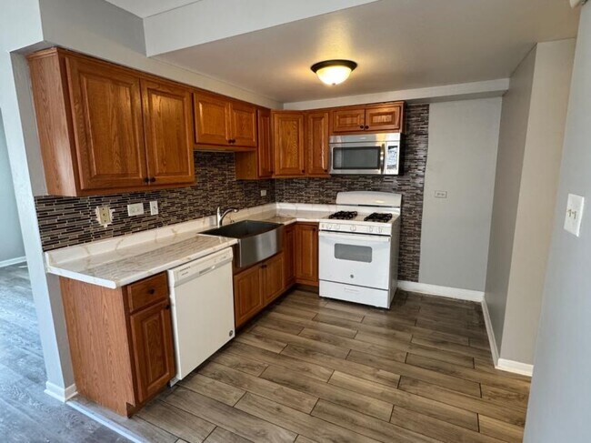 Building Photo - 1 bedroom in OAK LAWN IL 60453