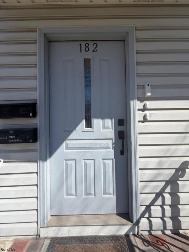 Building Photo - 182 Pierre Ave