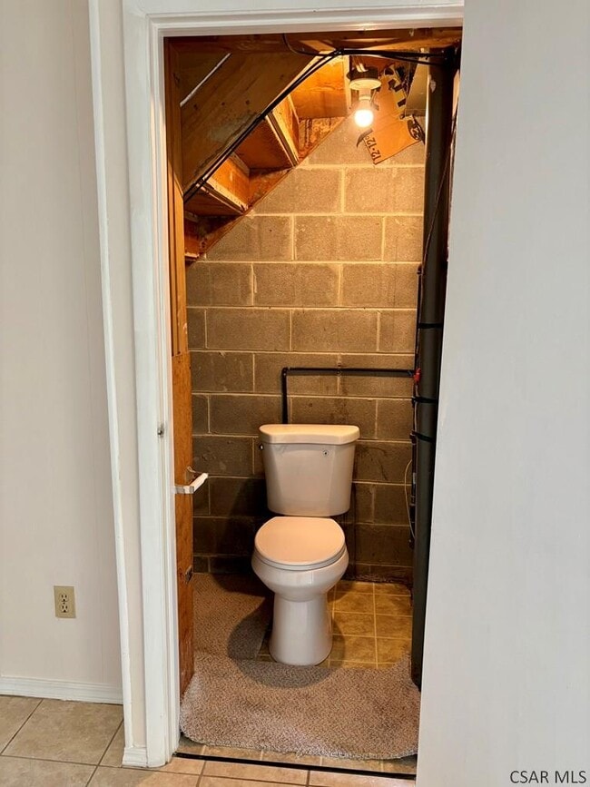 Building Photo - 427 Devon Dr