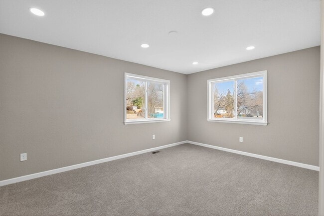 Building Photo - 227 Crestone Ave