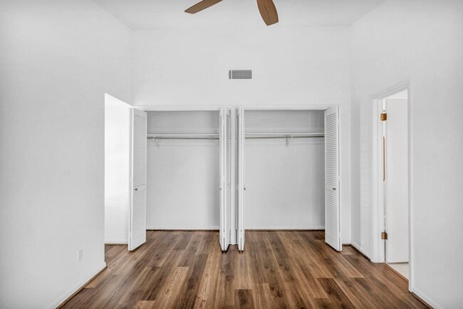 Building Photo - 100 Bay Point Dr