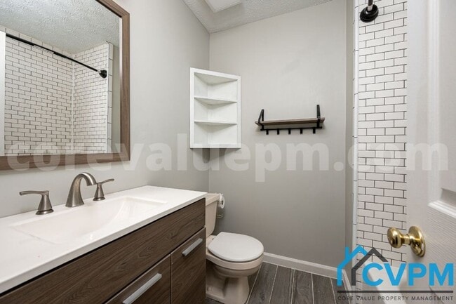 Building Photo - 9438 Fens Hollow