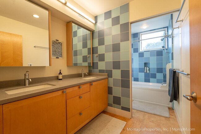 Building Photo - Custom Silicon Valley Modern Dream Home Av...