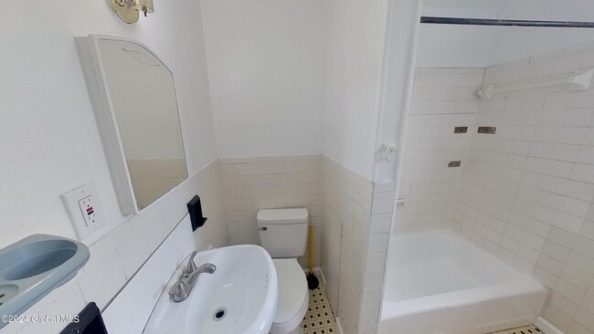 Building Photo - 469 Delaware Ave