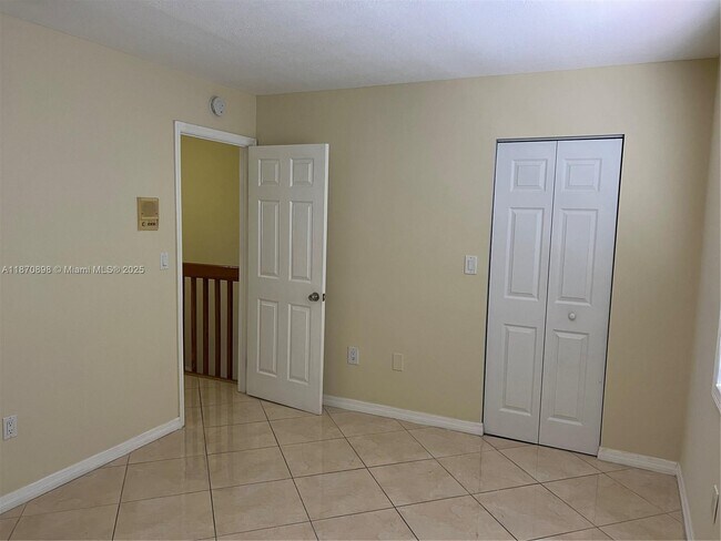 Building Photo - 9908 Hammocks Blvd