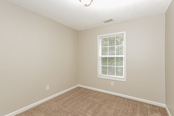 Building Photo - 6427 Olmadison Ln