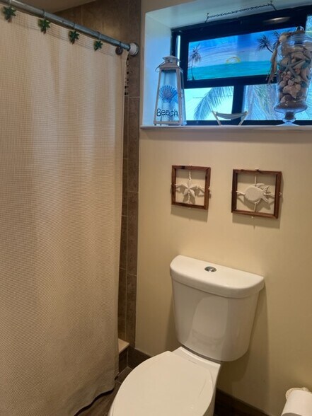 Building Photo - 355 S Ocean Dr