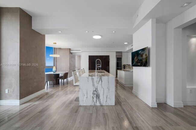 Building Photo - 17749 Collins Ave