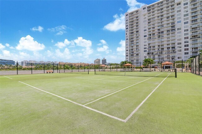 Building Photo - 2801 NE 183rd St