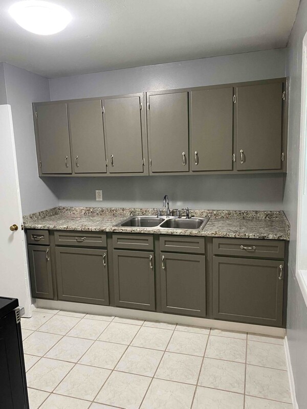Building Photo - 1715 Jarrell Dr