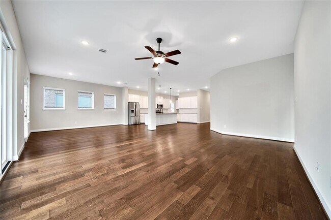 Building Photo - 32193 Park Plains Dr