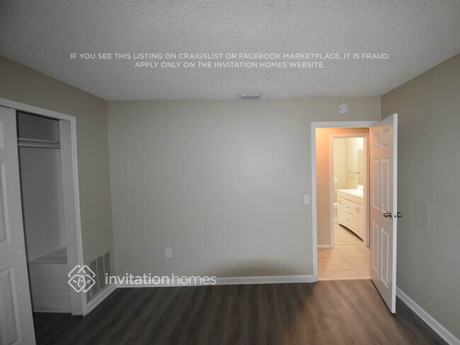 Building Photo - 11385 NW 41st St