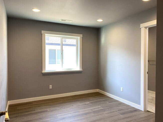 Building Photo - Brand New Construction