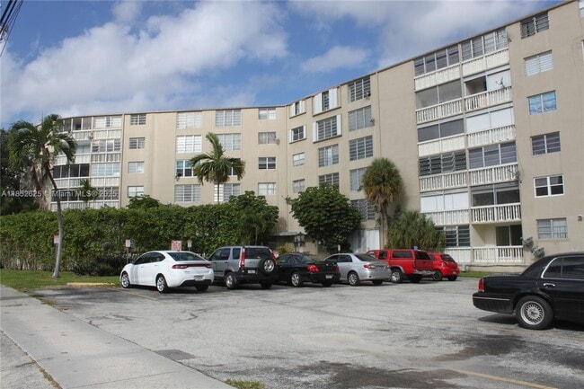 Building Photo - 1475 NE 125th Terrace