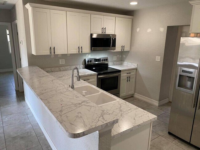 Building Photo - 1924 Elizabeth St