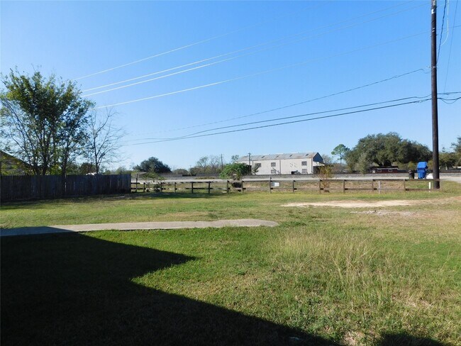 Building Photo - 13203 US-59