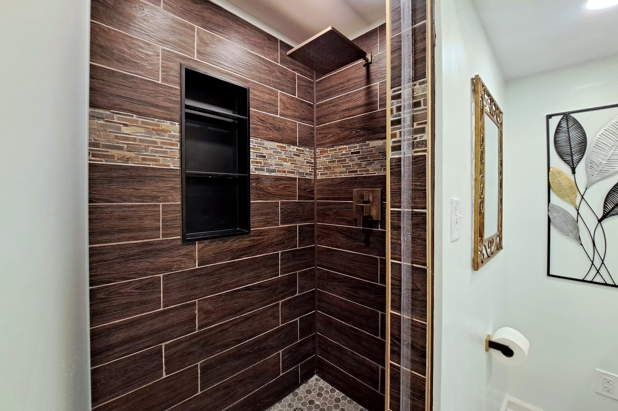Luxury Delta Rain-Shower Head - 12614 Bay Tree Way