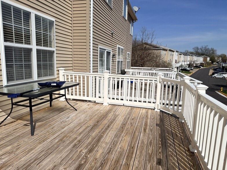 Building Photo - 15908 Mackenzie Manor Dr