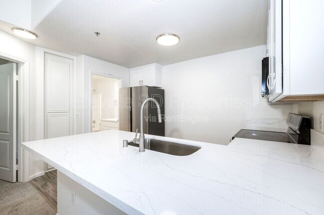 Building Photo - 9430 Winter Gdns Blvd