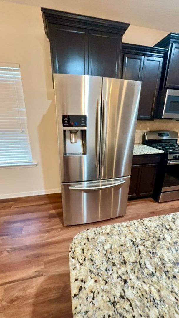 Building Photo - Experience the perfect blend of comfort & modern living in this beautiful home located in Northea...