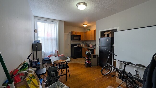 Building Photo - Allston 2 bed!!
