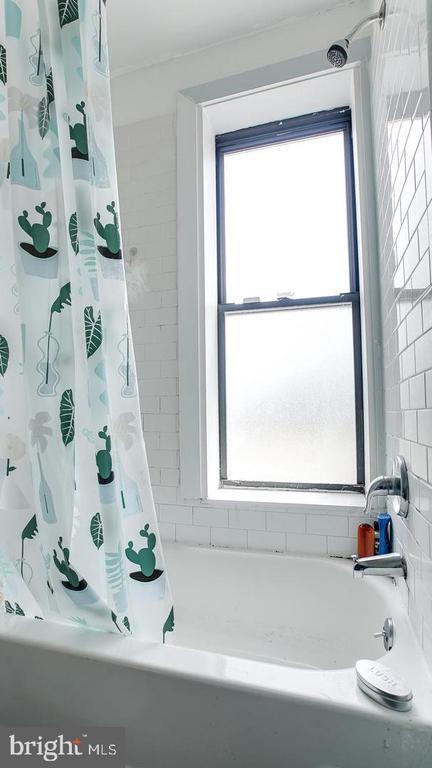 Building Photo - 1902 N 17th St