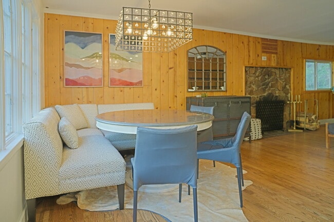 Building Photo - Cozy FURNISHED or  Unfurnished  2-Bed, 2-Bath Haven  on the creek!
