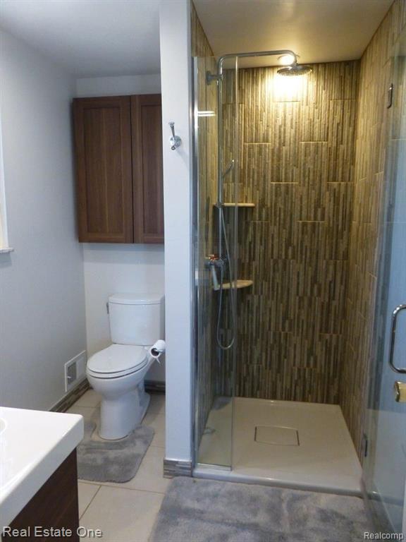 Building Photo - 5837 Folkstone Dr