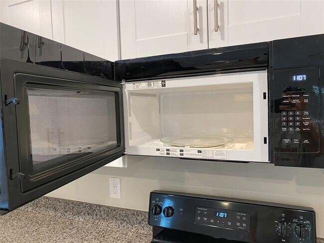 Building Photo - 3816 Hanover Dr