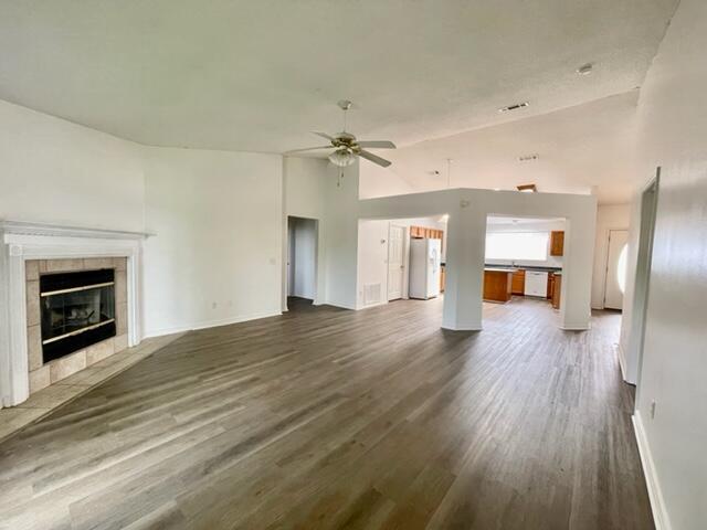 Building Photo - 1221 Northview Dr