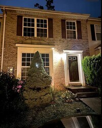 Building Photo - 651 Stonewall Dr