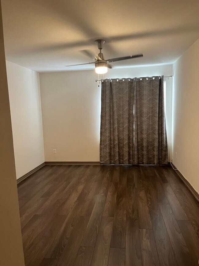 Building Photo - 845 Augusta Dr