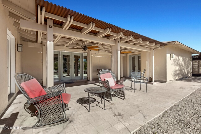 Building Photo - 2032 E La Jolla Dr