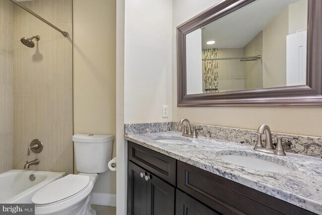 Building Photo - 417 Winding Rose Dr