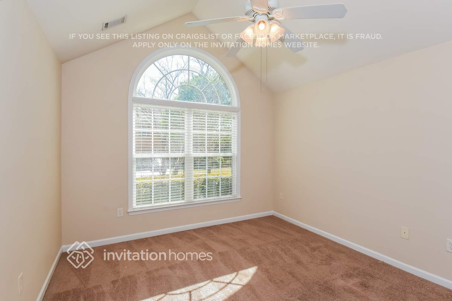 Building Photo - 1320 Martins Down Dr SE