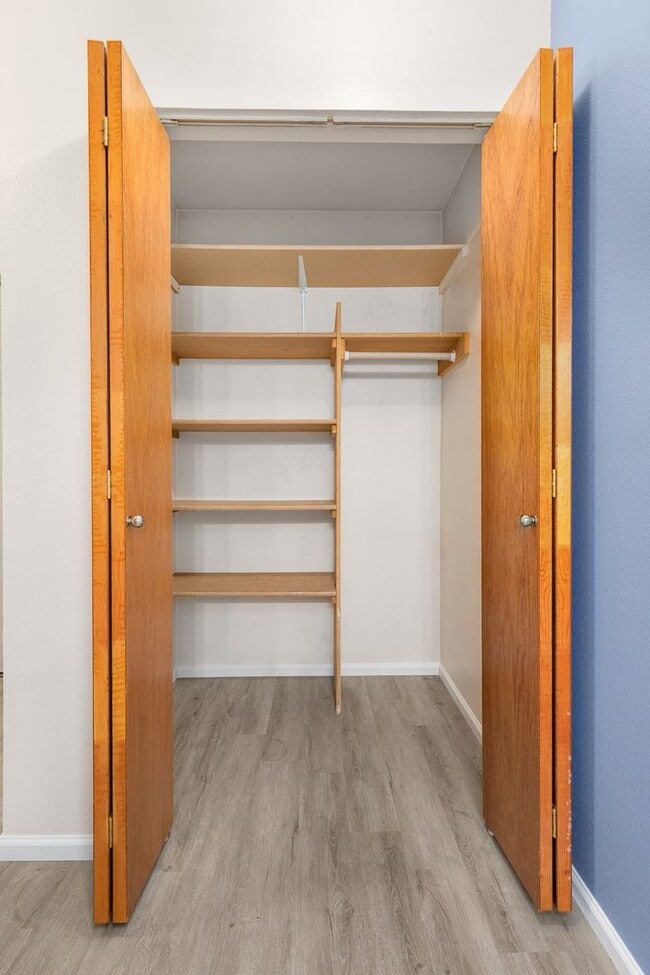 Building Photo - Charming 1 Bedroom Condo in Kenmore with P...