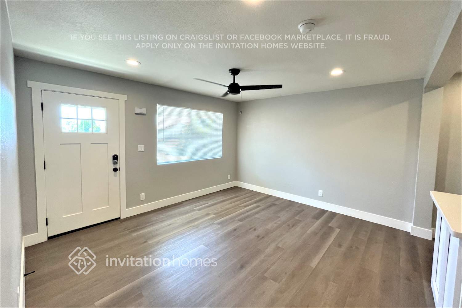 Building Photo - 856 E 9th Ave