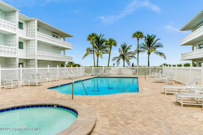 Building Photo - 4800 Ocean Beach Blvd