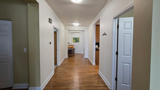 Building Photo - 408 N White Deer Trail