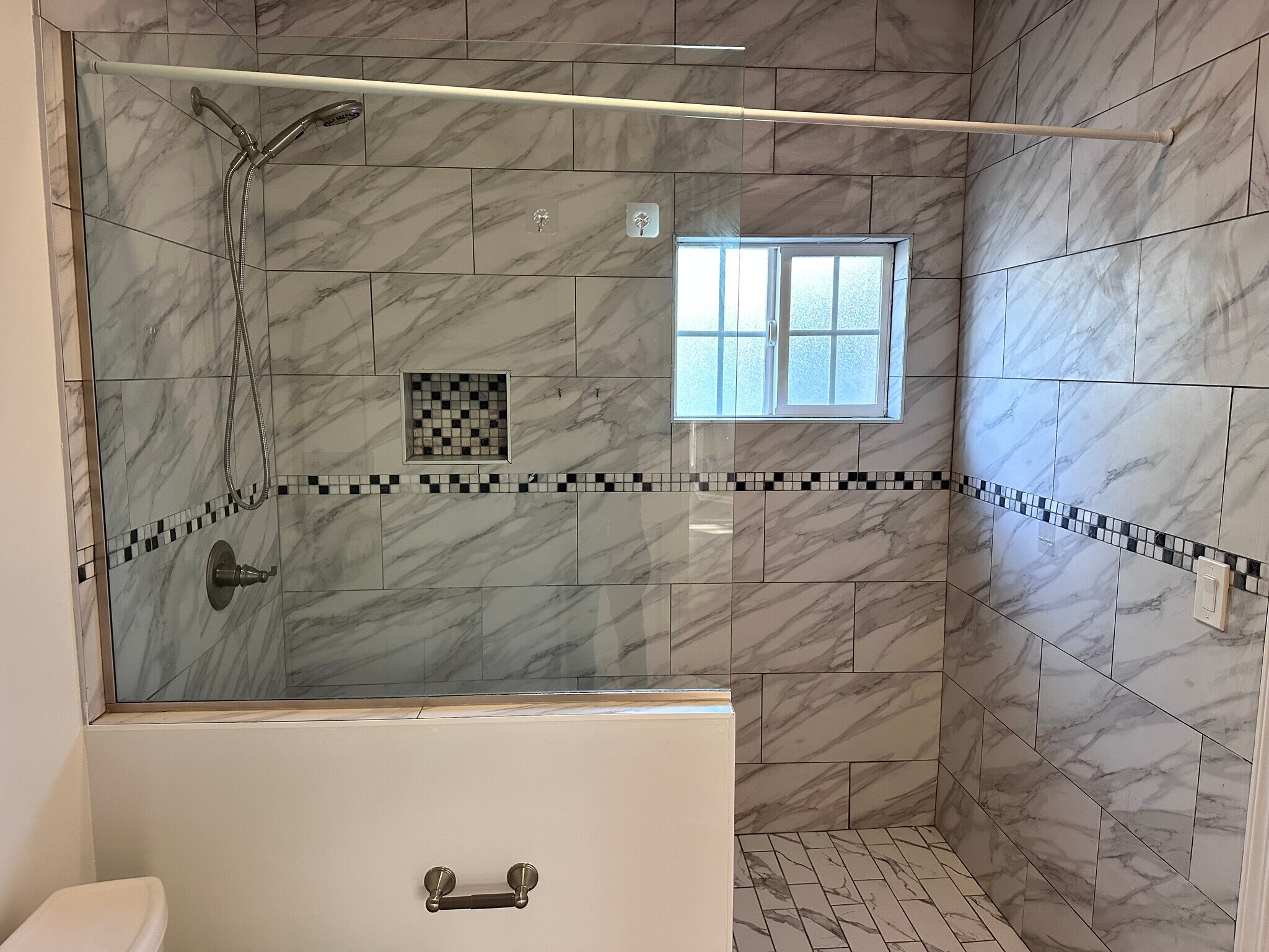 Building Photo - 5371 Topeka Dr