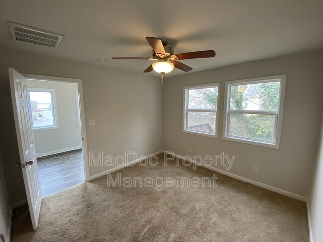Building Photo - 5472 Riverview Dr