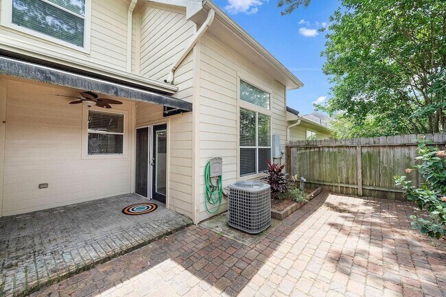 Building Photo - 816 Sterling Creek Cir