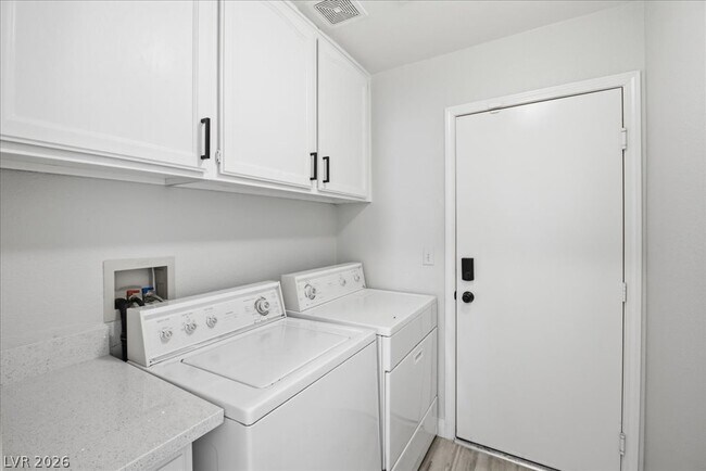 Building Photo - 9569 Teton Diablo Ave