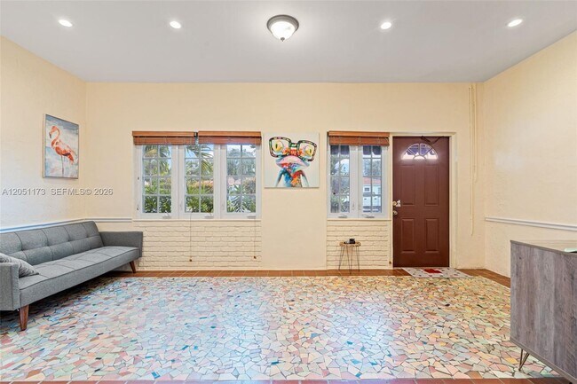 Building Photo - 46 Montilla Ave