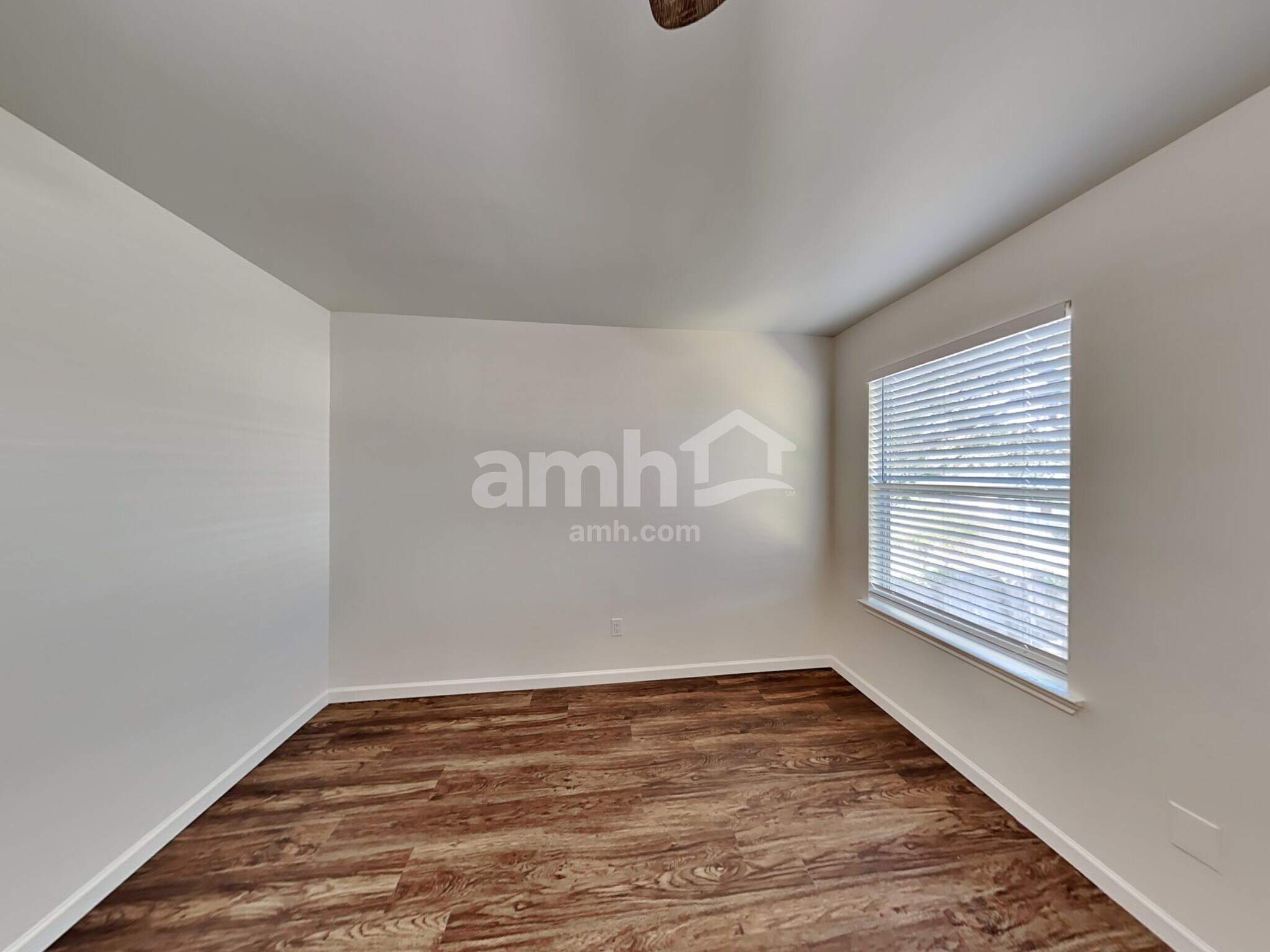 Building Photo - 16778 Fallen Timbers Dr