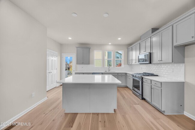 Building Photo - 16 Barton Ave