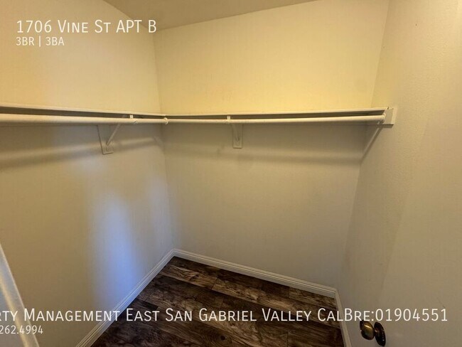 Building Photo - 1706 Vine St