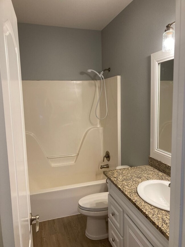 Building Photo - 3 bedroom 2 bath modern style home minutes from Centerton Main!!